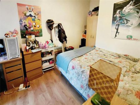 6 bedroom terraced house to rent - Photo 3