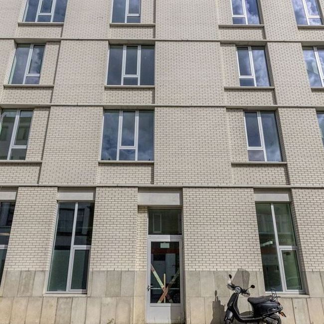 Appartement te huur in Antwerpen voor € 950 met 1 slaapkamer - Photo 1