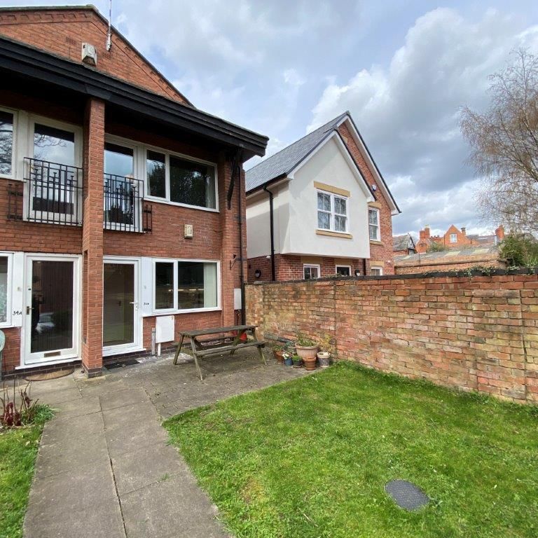 2 bedroom detached house to rent - Photo 1