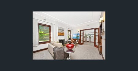 Exquisite Single-Level Family Residence in the Coveted Killara Locale (Landlord responsible for regular pool and part garden maintenance) - Photo 2