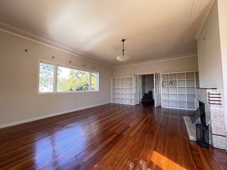 Solid, Spacious and Sunny family home! - Photo 3