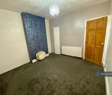 2 bedroom end of terrace house to rent - Photo 3