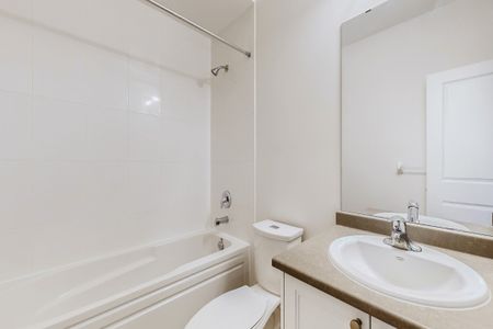 For Lease - 220 Tennant Circle, Vaughan, Ontario - Photo 2