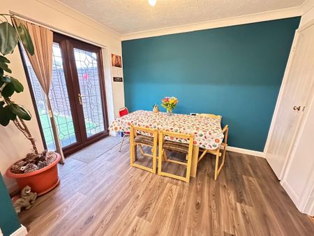 3 bedroom end of terrace house to rent - Photo 5