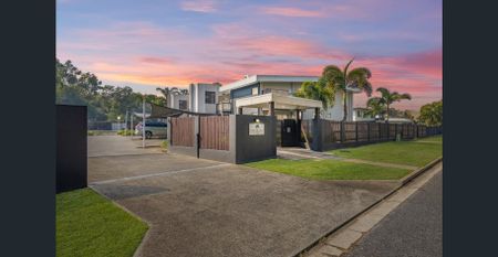 Centrally Located Furnished Unit - Photo 4