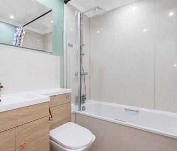 3 bedroom semi-detached house to rent - Photo 4