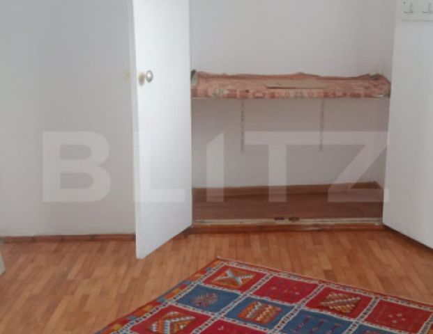 Casa de inchiriat, 7 camere, 350 mp, zona Racadau - Photo 1