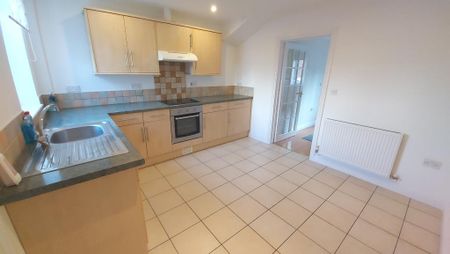 3 bedroom terraced house to rent - Photo 4
