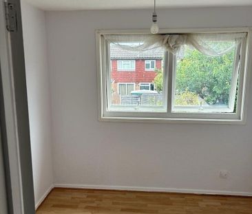 Mortlake Close - Photo 2