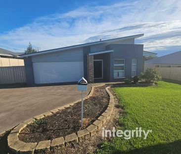 Well Maintained Family Home - Photo 4