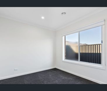 Stunning, low-maintenance family home! - Photo 2