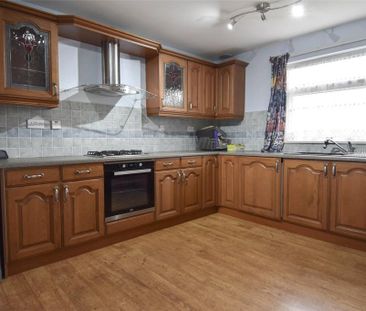 2 bedroom end of terrace house to rent - Photo 5