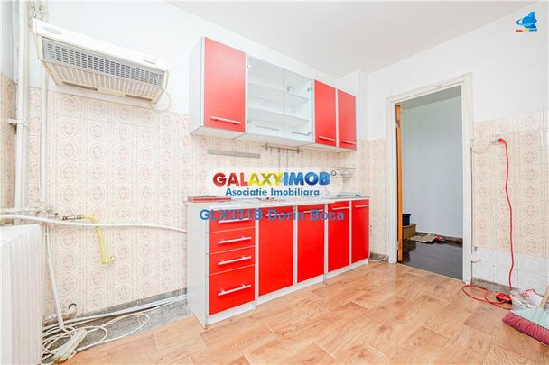 Apartament 4 camere TITAN, CENTRALA PROPRIE (Strada Gruiul Argesului) - Photo 1