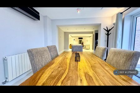 5 bedroom detached house to rent - Photo 5