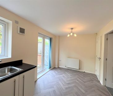 Inchburn Crescent, Penistone, Sheffield, S36 6FE - Photo 5