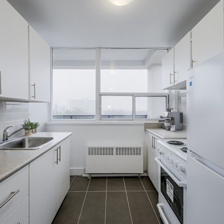 1 Deauville Lane - Photo 3