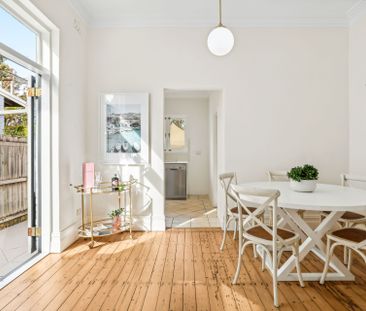 Bright and Airy Semi-Detached Home with Classic Cottage Charm - Photo 3