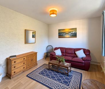 3 bedroom flat to rent - Photo 1