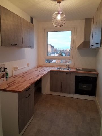 Location Appartement 3 pièces 64m² ST MAUR DES FOSSES 94100 - Photo 4