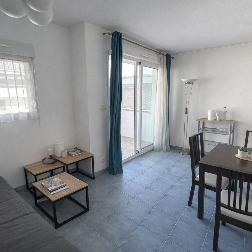 Location Appartement 1 pièce 21m² LA ROCHELLE 17000 - Photo 1