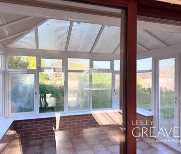 3 bedroom detached bungalow to rent - Photo 3