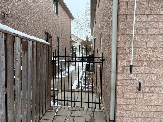 For Lease - 35 Laura Sabrina Drive Unit# Bsmt, Vaughan, Ontario - Photo 1