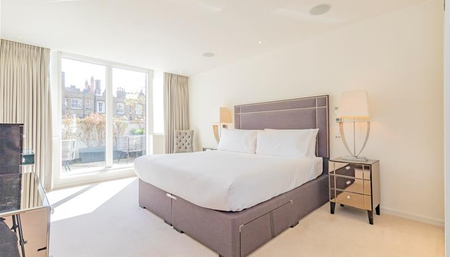 Young Street - Photo 3