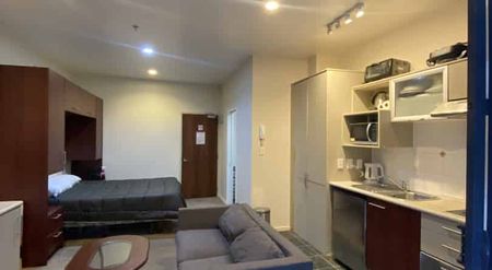 LOCATION LOCATION LOCATION: - Photo 5