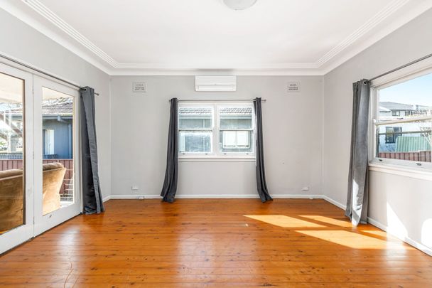 THREE BEDROOM SPACIOUS HOME - Photo 1