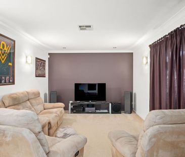 Stylish Family Living in Kuraby - $1,300 per week - Photo 2