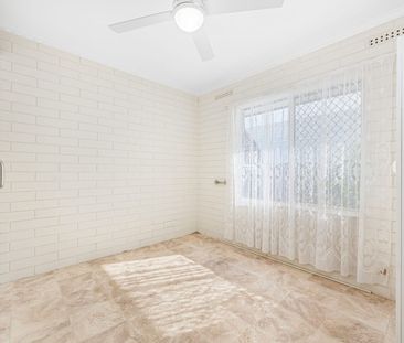 Neat 2 Bedroom Unit - Photo 3