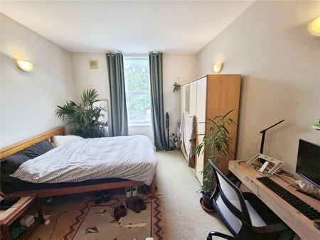 St Saviours Road, London, SW2 5HP - Photo 4