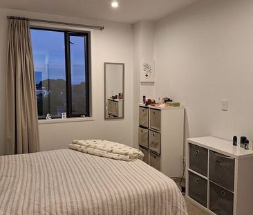 Modern Apartment - Great Suburb! - Photo 5