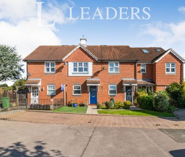 2 bedroom house to rent St. Andrews Gardens, Cobham, KT11 - Photo 6