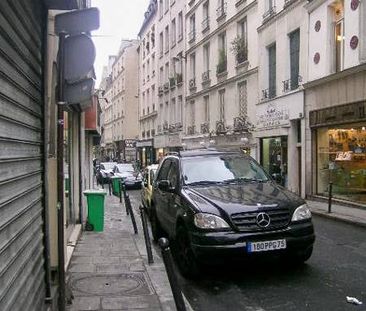 Logement à Paris, Location meublée - Photo 2