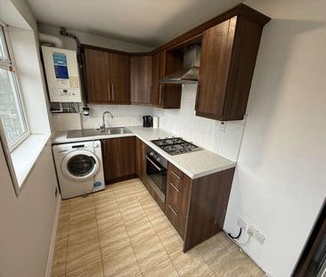 Hayes, UB3 - Photo 4