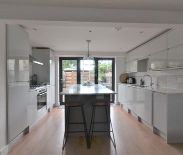 3 bedroom terraced house to rent - Photo 5