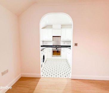 2 bedroom coach house to rent - Photo 4
