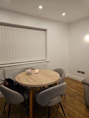 1 Bed Flat, Rabbits Road, E12 - Photo 2