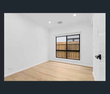 Sleek & Modern 3-Bedroom Home with Study in Prime River Walk Estate... - Photo 5