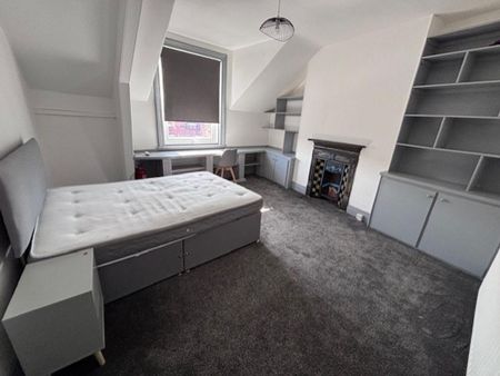 8 bedroom terraced house to rent - Photo 3