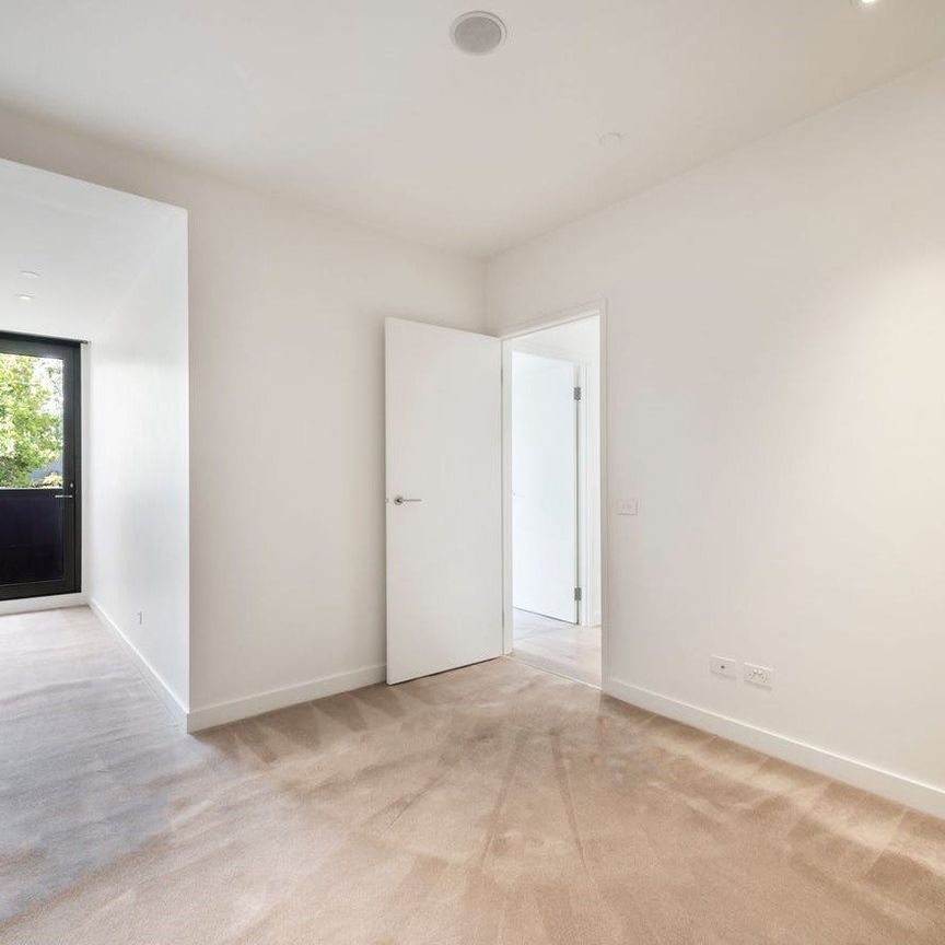 Contemporary Living in the Heart of South Yarra – Stylish, Convenient, and Tranquil - Photo 1