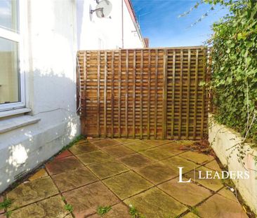 3 bedroom terraced house to rent - Photo 6
