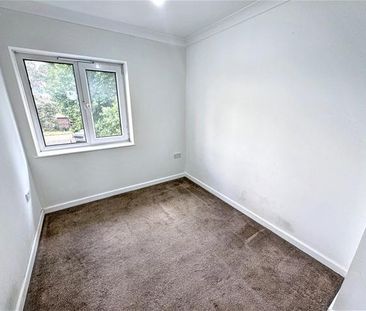 3 bedroom flat to rent - Photo 3