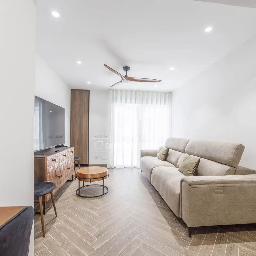 Piso de alquiler en Sant Francesc - Photo 1