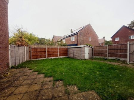 4 bedroom detached house to rent - Photo 4