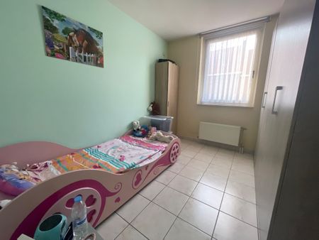 Appartement op 1ste verdieping met 2 slaapkamers en terras. - Photo 3