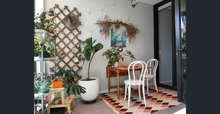 Stylish 1 Bedroom Apartment（ Part Furnished) - Photo 2