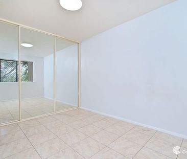 Ground Floor Riverside - Photo 2