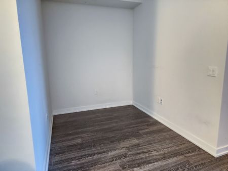 For Lease - 4055 Parkside Village Drive Unit# 919, Mississauga, Ontario - Photo 4